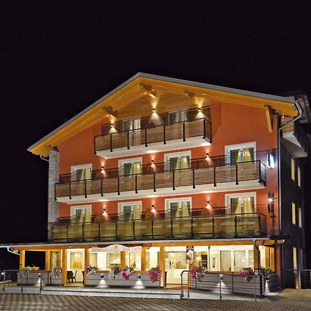 Hotel Gran Vacanze Rooms & Apartments Димаро Экстерьер фото