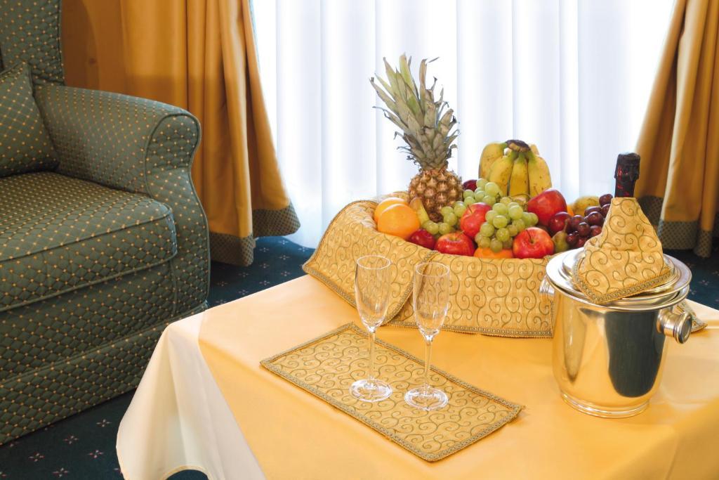 Hotel Gran Vacanze Rooms & Apartments Димаро Экстерьер фото